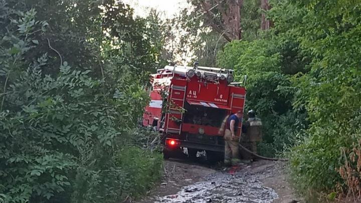 В Дубках вспыхнул пожар в расселенной двухэтажке