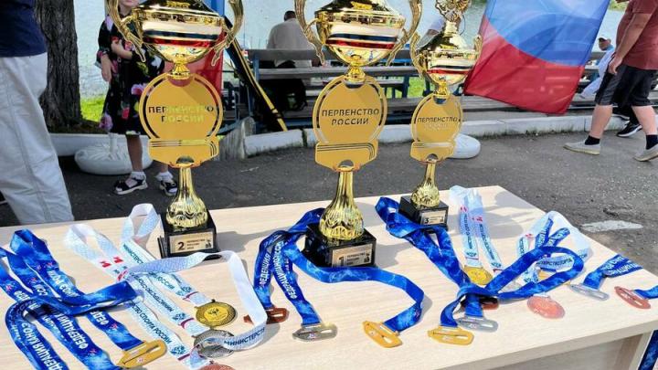 В Энгельсе на озере Сазанка проводятся соревнования 600 сильнейших гребцов страны