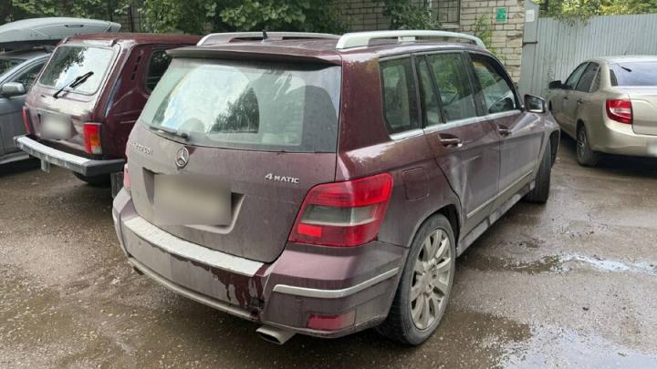 Саратовчанка едва не лишилась «Мерседеса» из-за долгов по штрафам