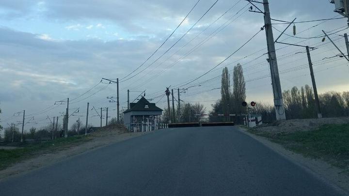 В Красноармейском районе временно закроют переезд
