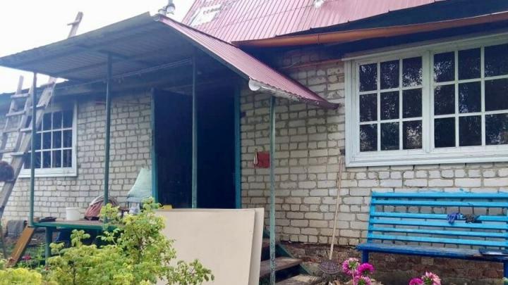 Дачный дом горел в Петровском районе из-за неисправного электрооборудования