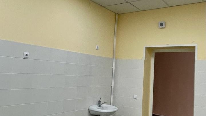 В Балаково завершают ремонт старейшего поликлинического отделения