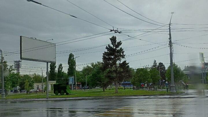 В Саратове на Привокзальной площади выявили нелегальных таксистов