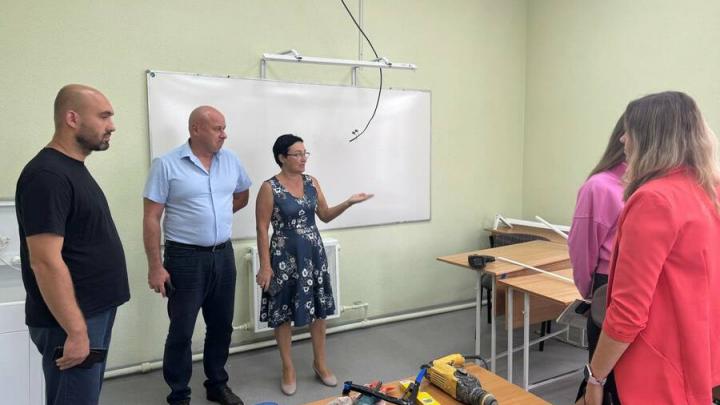 Шестидесятилетняя энгельсская школа встретит День знаний после масштабного ремонта