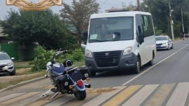 Мотоциклист оказался в больнице после ДТП с маршруткой в Энгельсе