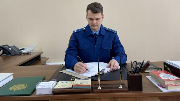 В Энгельсе житель столицы обвиняется в причинении тяжкого вреда здоровью школьника