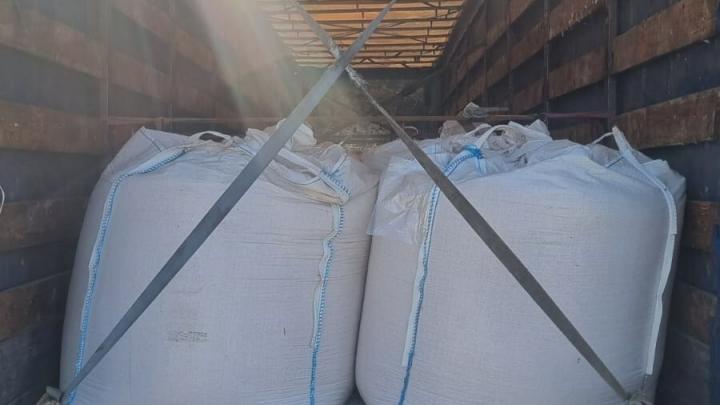 Через КПП «Озинки» пытались вывезти корма с нарушениями