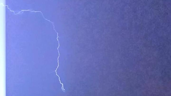 Саратовцев предупреждают о грозовом шторме: сильный ветер и ливень обрушатся на город