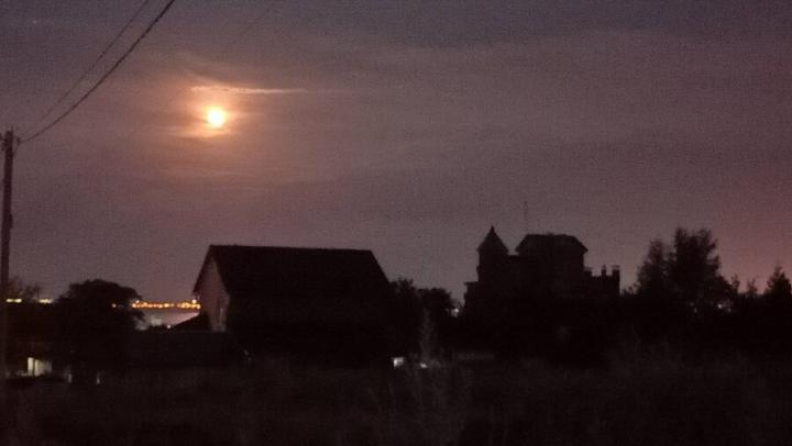 В Саратове задержали двух мужчин, ограбивших прохожего на улице Танкистов