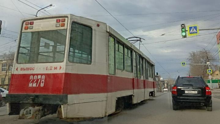 В Саратове из-за ДТП остановился трамвай № 7