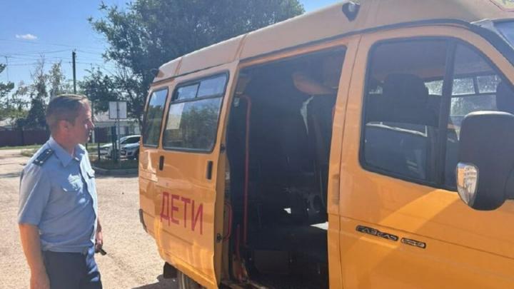 В Перелюбском районе собирались возить школьников на нелицензированных автобусах