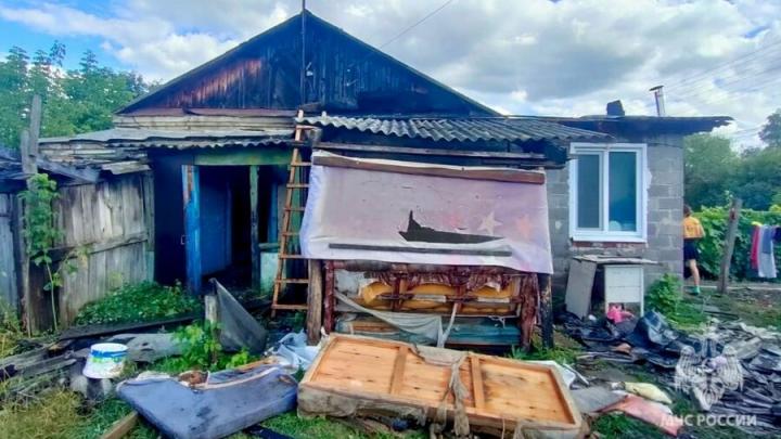 В Аткарском районе ребёнок со спичками устроил пожар в жилом доме