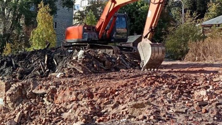 В Саратове дом на Орджоникидзе будут сносить