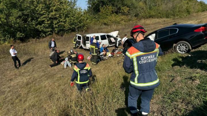 Жесткое ДТП на трассе под Саратовом: один погиб, трое пострадали
