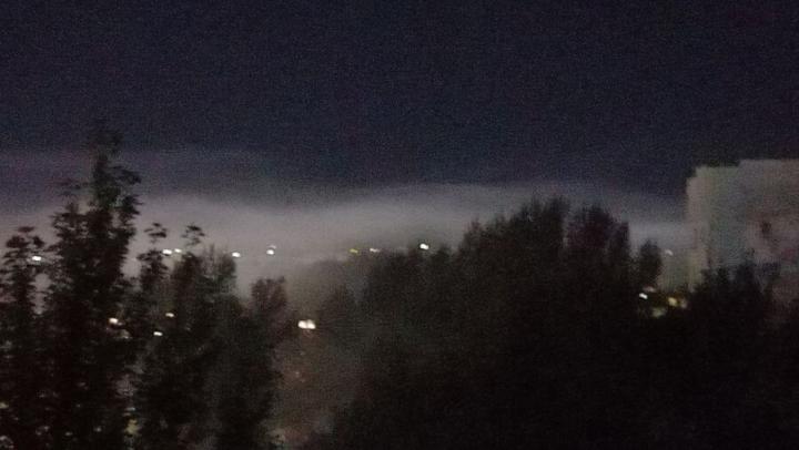 Заводской район Саратова заволокло дымом