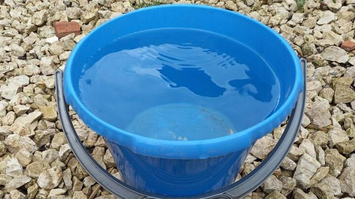 В Ленинском районе Саратова прорвало водопровод