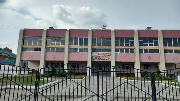 43 процента родителей саратовских школьников выступают за возвращение 10-летки