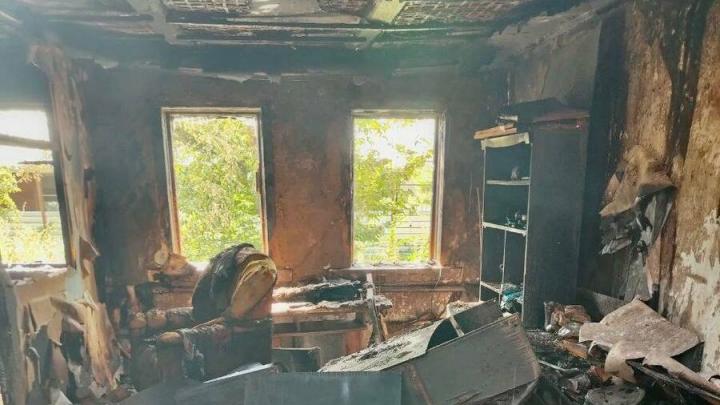 В Аркадаке горел двухквартирный дом: спасена соседка