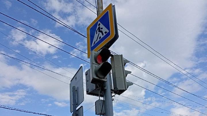 В Саратове у главпочтамта отключат светофор