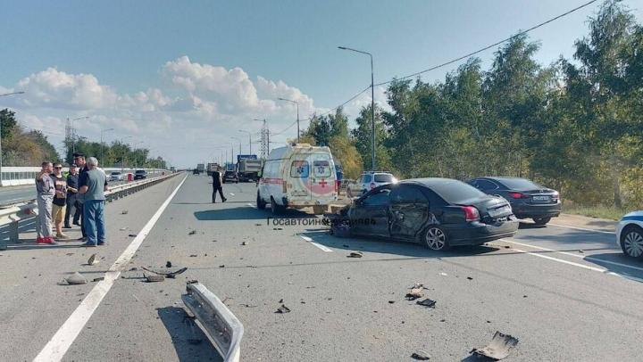 У Пристанного водитель иномарки врезался в ограждение и погиб