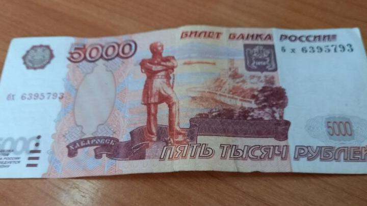 Около половины саратовцев против «серых» зарплат