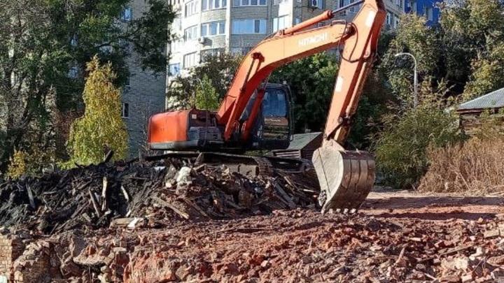 Два старых дома в Октябрьском районе Саратова исчезнут с лица земли