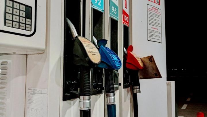 Бешеные цены: в Саратовской области резко подорожал бензин