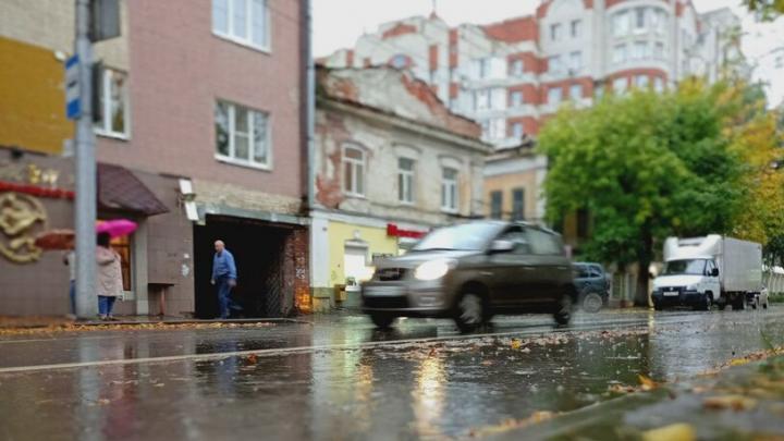 Саратовцев предупредили о резком похолодании, дожде и шквалистом ветре