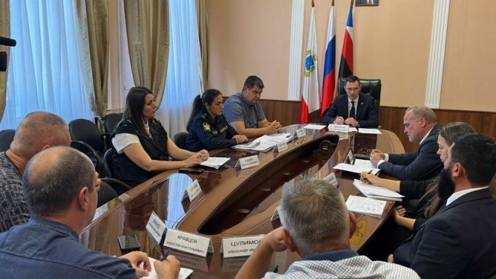 Управляющим компаниям в Энгельсе вручили предупреждения из-за плохого оборудования контейнерных площадок