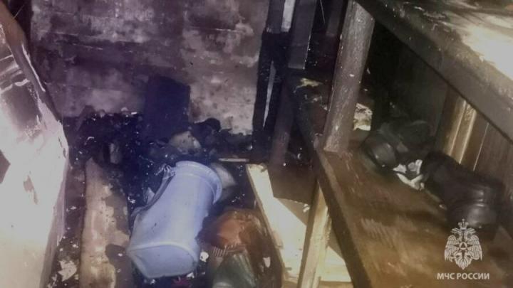 Пятиэтажная расселенка горела в Заводском районе Саратова