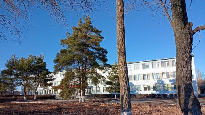 В Саратовской области закрыли на карантин 18 школ и 8 детсадов