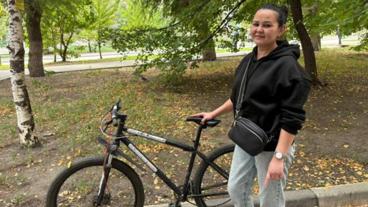 Саратовский рецидивист украл велосипед у курьера