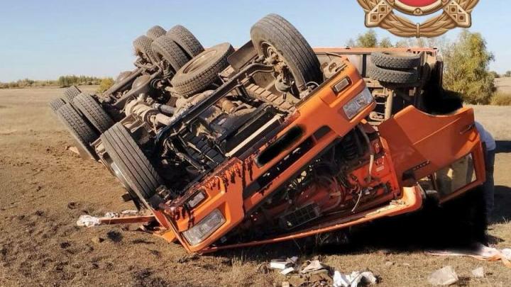 Водитель погиб в перевернувшемся 