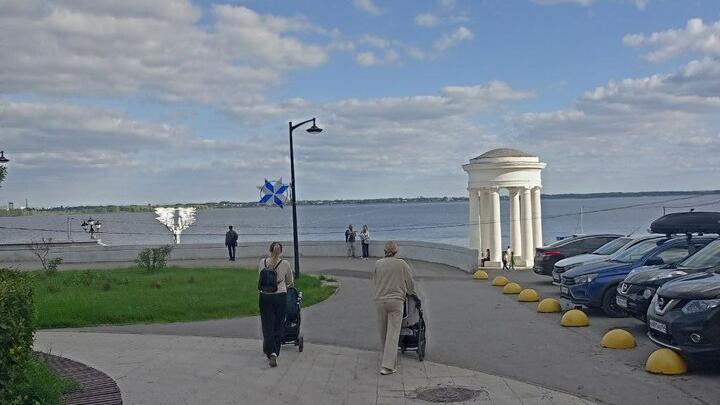 Губернатор пообещал выплаты саратовским семьям за рождение двойни и тройни