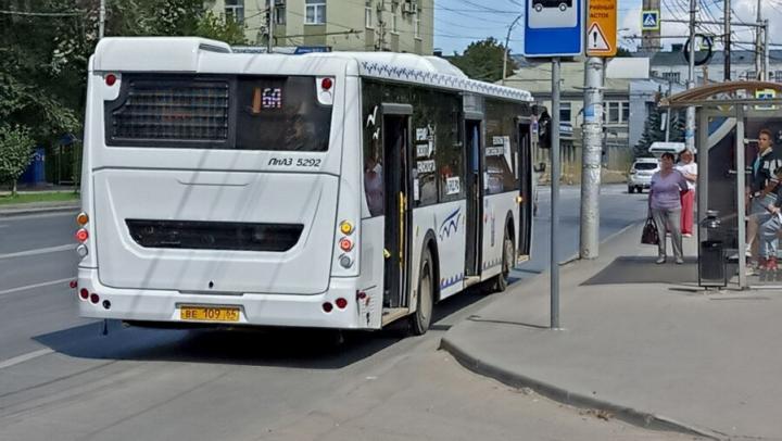 В Саратове на брутто-контракты в 2026 году перейдут еще два автобусных маршрута