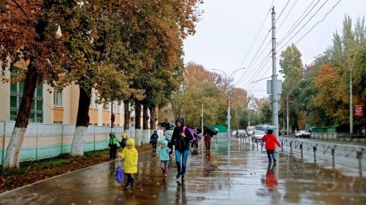 Кратковременный дождь в последнее воскресенье сентября в Саратове