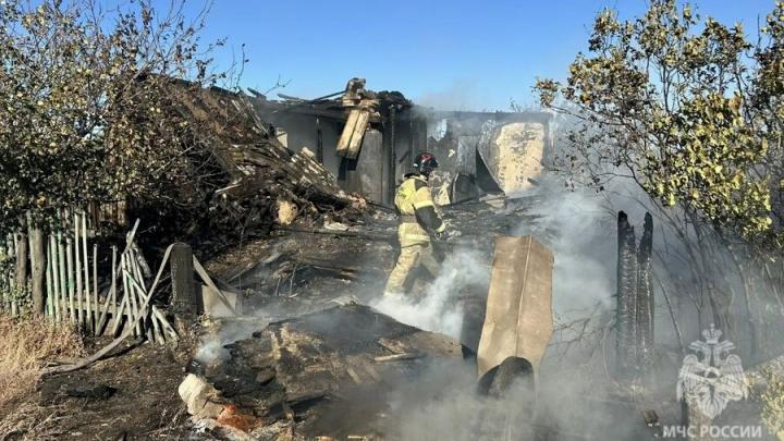 Женщина погибла на пожаре в саратовском селе