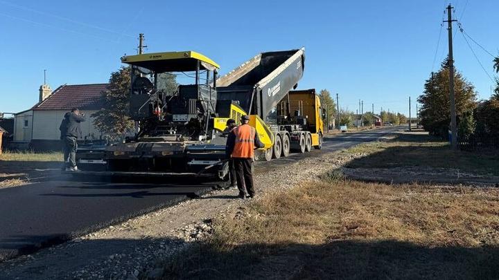 Благодаря критике Николая Панкова заменят некачественное дорожное покрытие в двух селах Саратовской области
