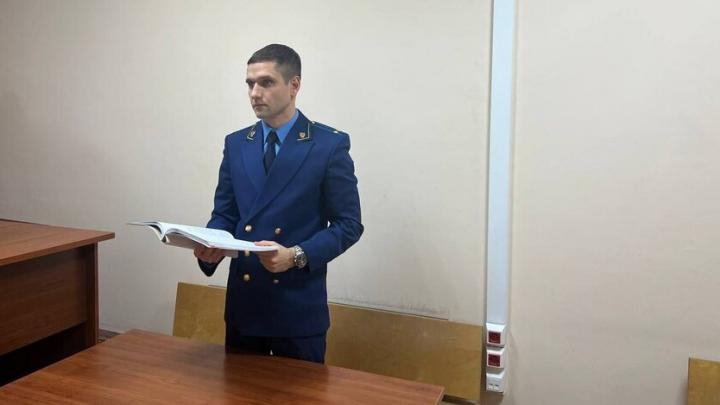 В Энгельсе охранник ресторана избил посетителей