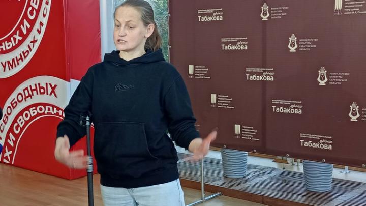 "Каким потрясающим весёленьким делом мы занимаемся": актриса Яна Сексте рассказала о работе с Олегом Табаковым