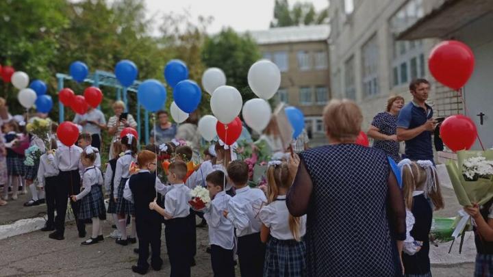 Саратовцы в среднем потратят на подарки учителям 3500 рублей