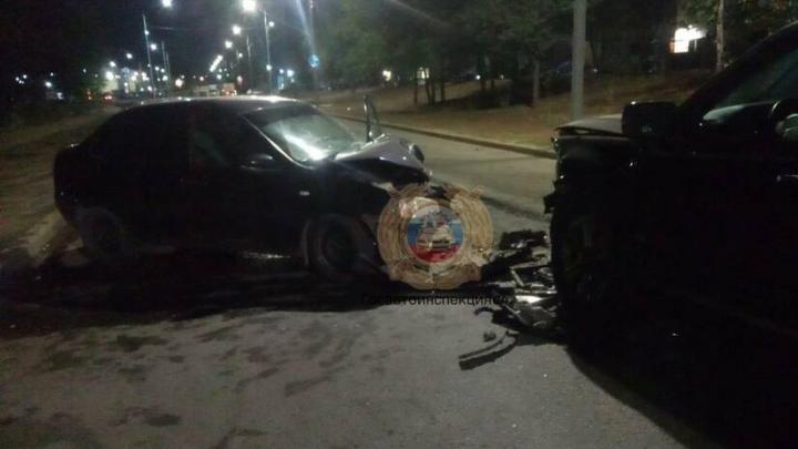 ДТП на улице Романтиков в Саратове: молодой водитель и подросток в больнице