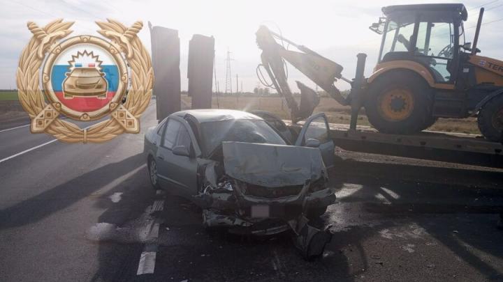 Трое из легковушки пострадали в ДТП с тралом в Саратовской области