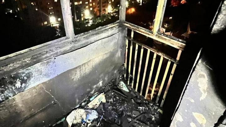 На Улешах в Саратове горел балкон в десятиэтажке: спасены мужчина и подросток