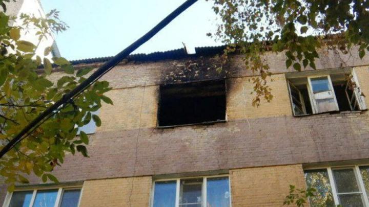 Шесть жильцов эвакуировали в Саратове из горящей четырехэтажки на СХИ