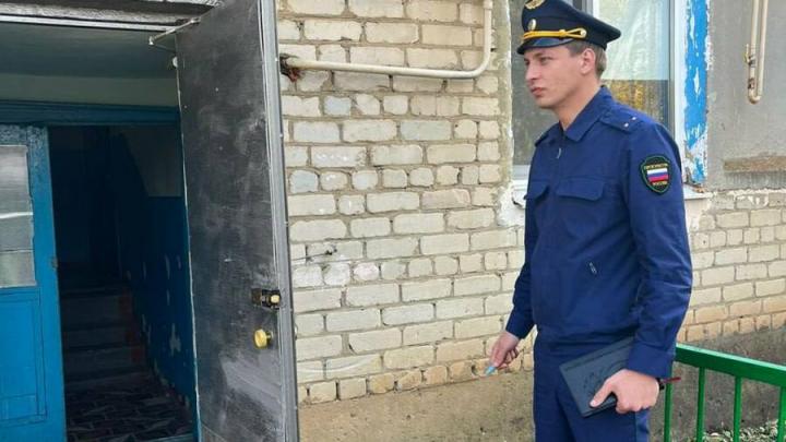 В Екатериновке оштрафовали УК за ужасное состояние подъезда