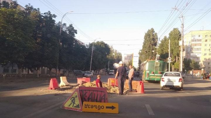 В Саратове на нескольких улицах ограничат движение из-за земляных работ