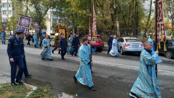 В Энгельсе проходит крестный ход