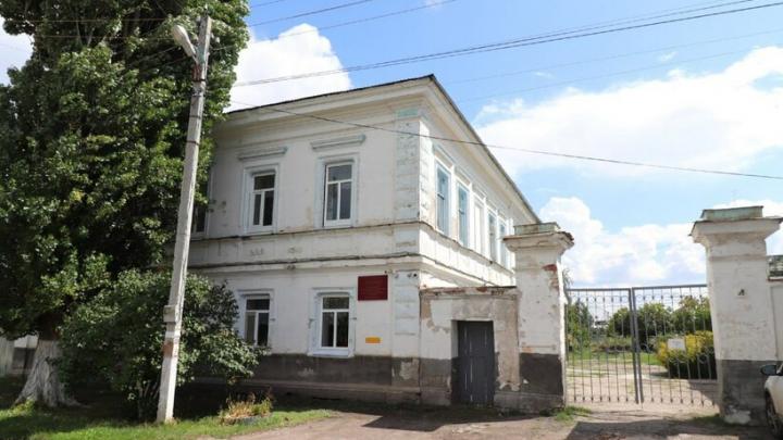В Марксе определен перечень работ по сохранению здания XIX века — бывшего медицинского училища