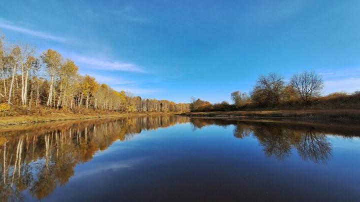На Волге у Саратова работает научно-исследовательское судно от института океанографии